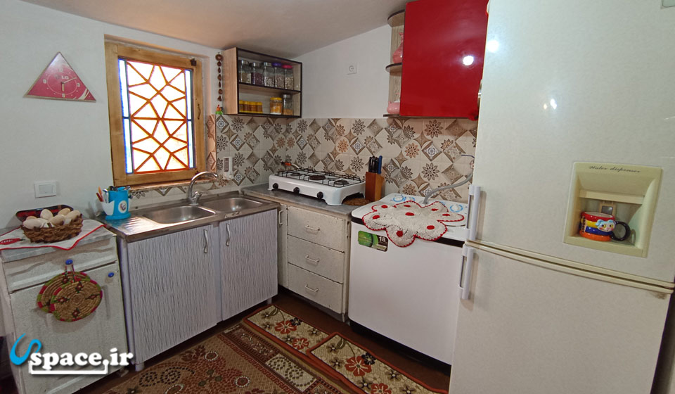 آشپزخانه اقامتگاه ویلایی یاسی - فومن - روستای شیرذیل